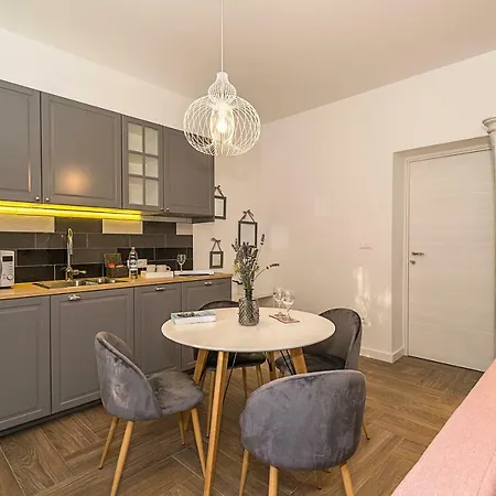 Studio Marcel Apartment